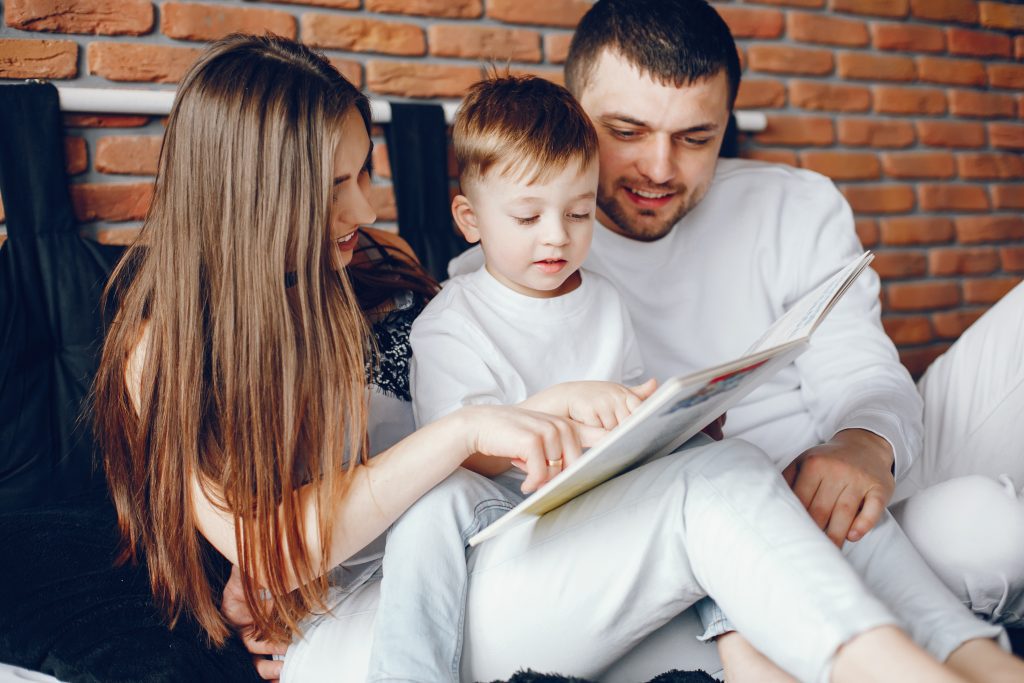Tägliches Vorlesen für Kleinkinder – so wird es zum liebgewonnenen Ritual